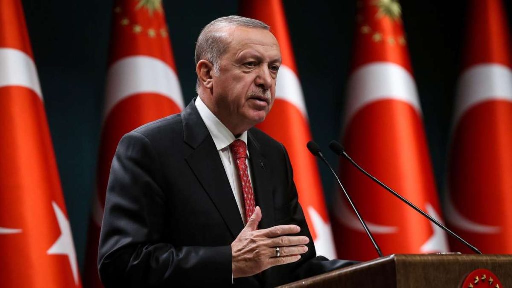 أردوغان يدعو الشعب التركي لمقاطعة المنتجات و البضائع الفرنسية 